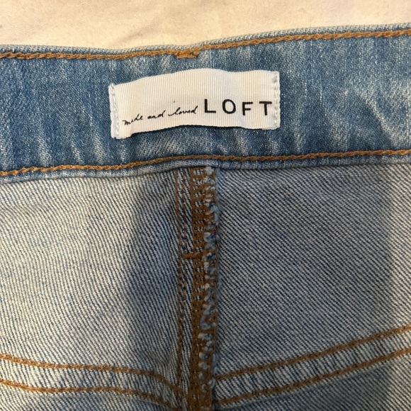 LOFT Women’s High Rise Boyfriend Relaxed Blue Distressed Jeans - Picture 5 of 6